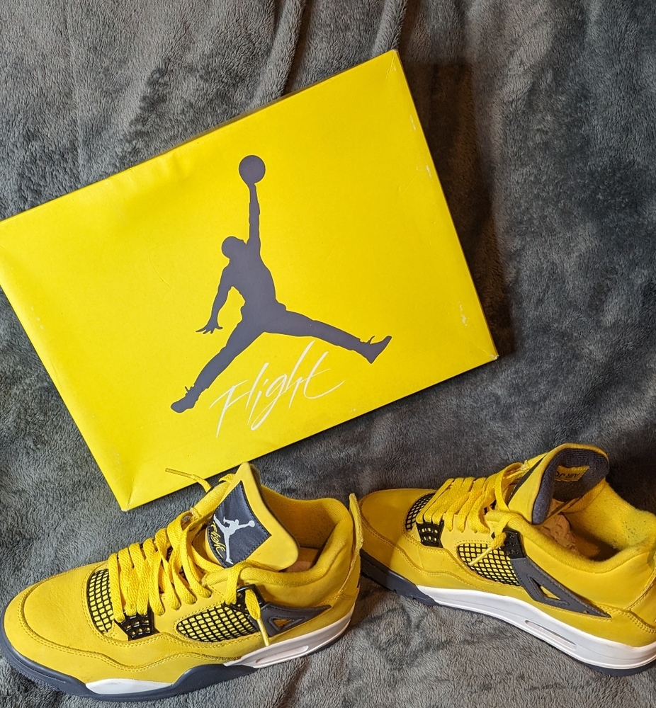 Air Jordan 4 Lightning